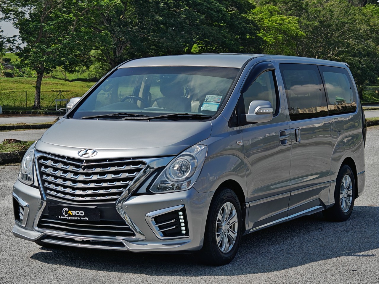 2017 HYUNDAI GRAND STAREX 2.5 (A) ROYALE