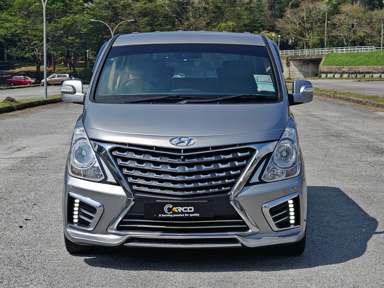 2017 HYUNDAI GRAND STAREX 2.5 (A) ROYALE