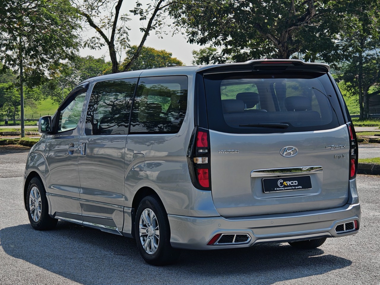 2017 HYUNDAI GRAND STAREX 2.5 (A) ROYALE