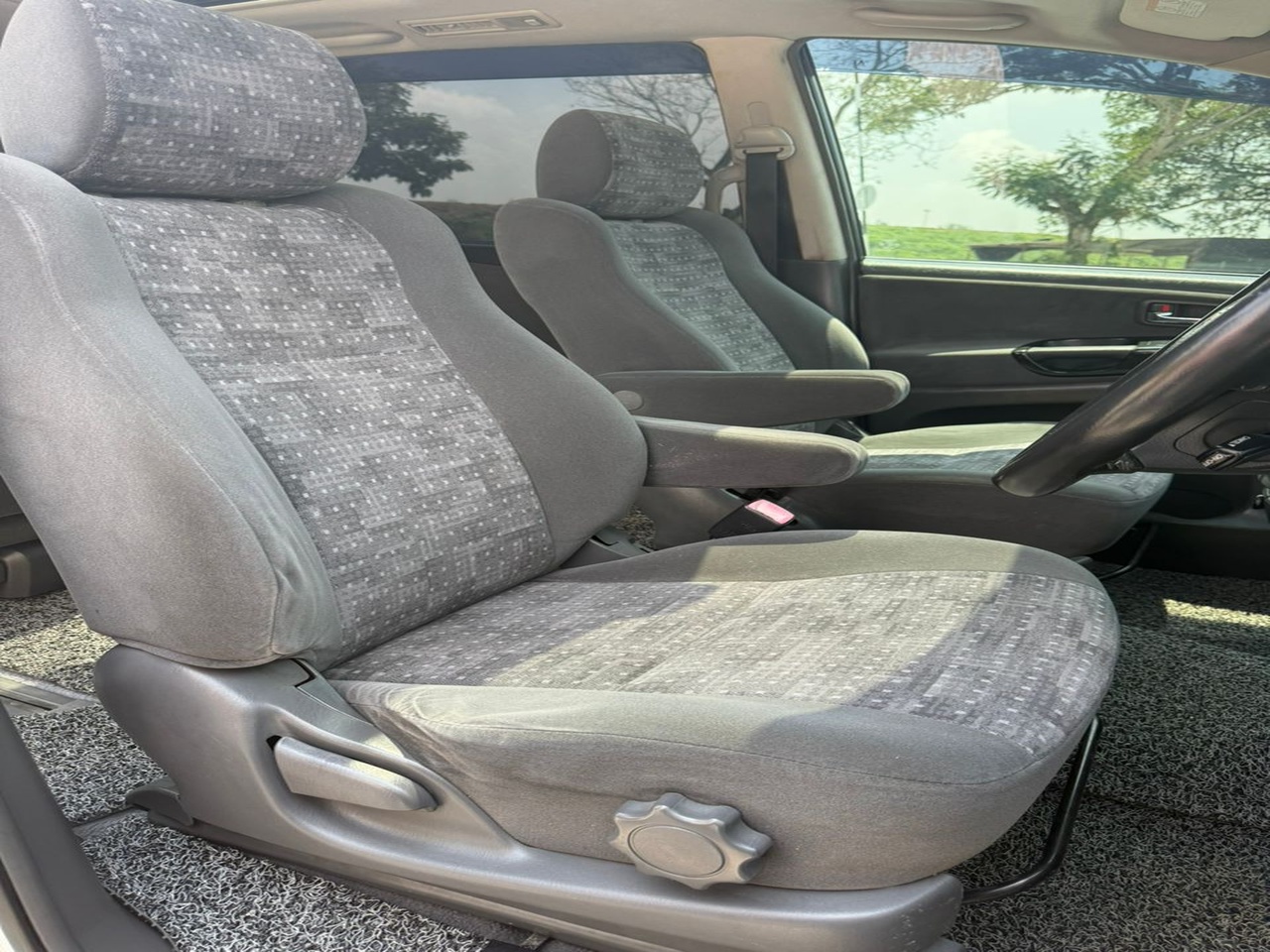 2005 TOYOTA ESTIMA 2.4 (A)