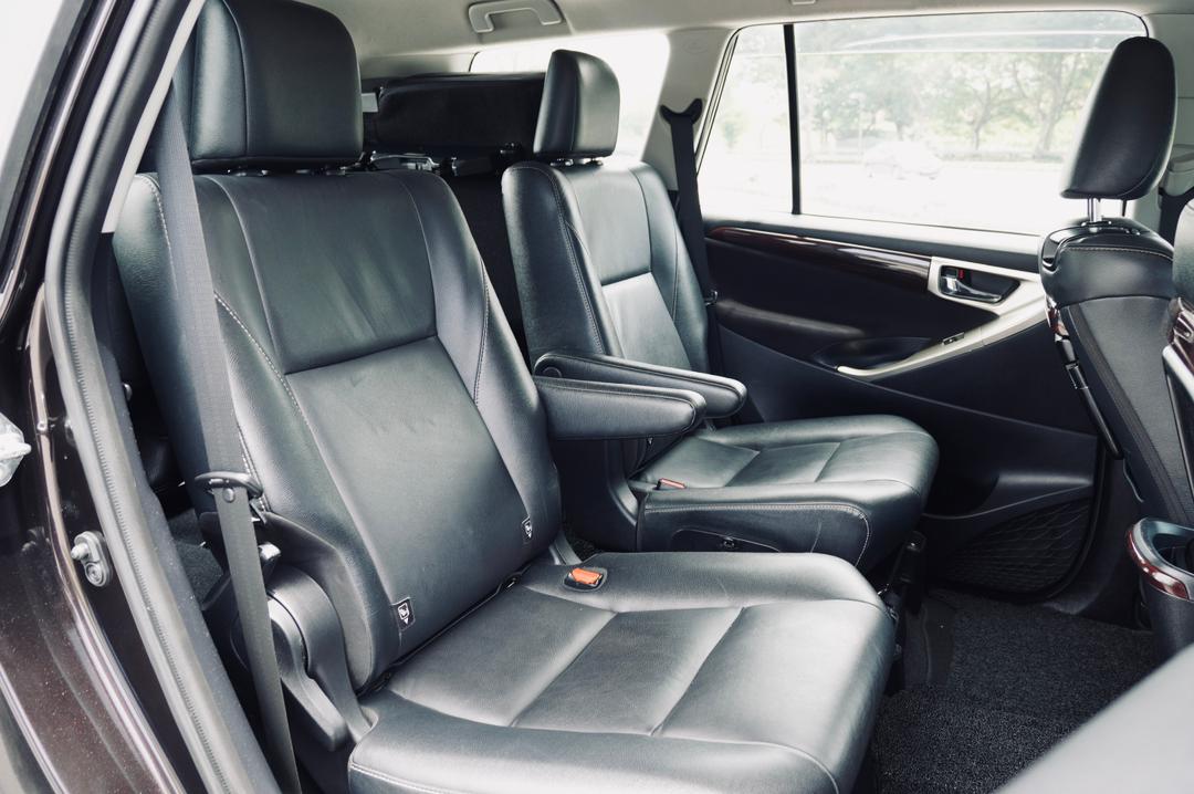 TOYOTA INNOVA 2.0 X (A)