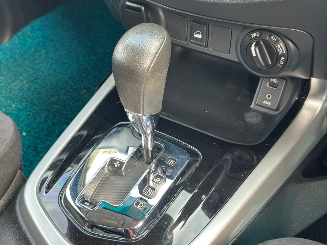 2016 NISSAN NAVARA NP300 SE D/C 2.5 (A)