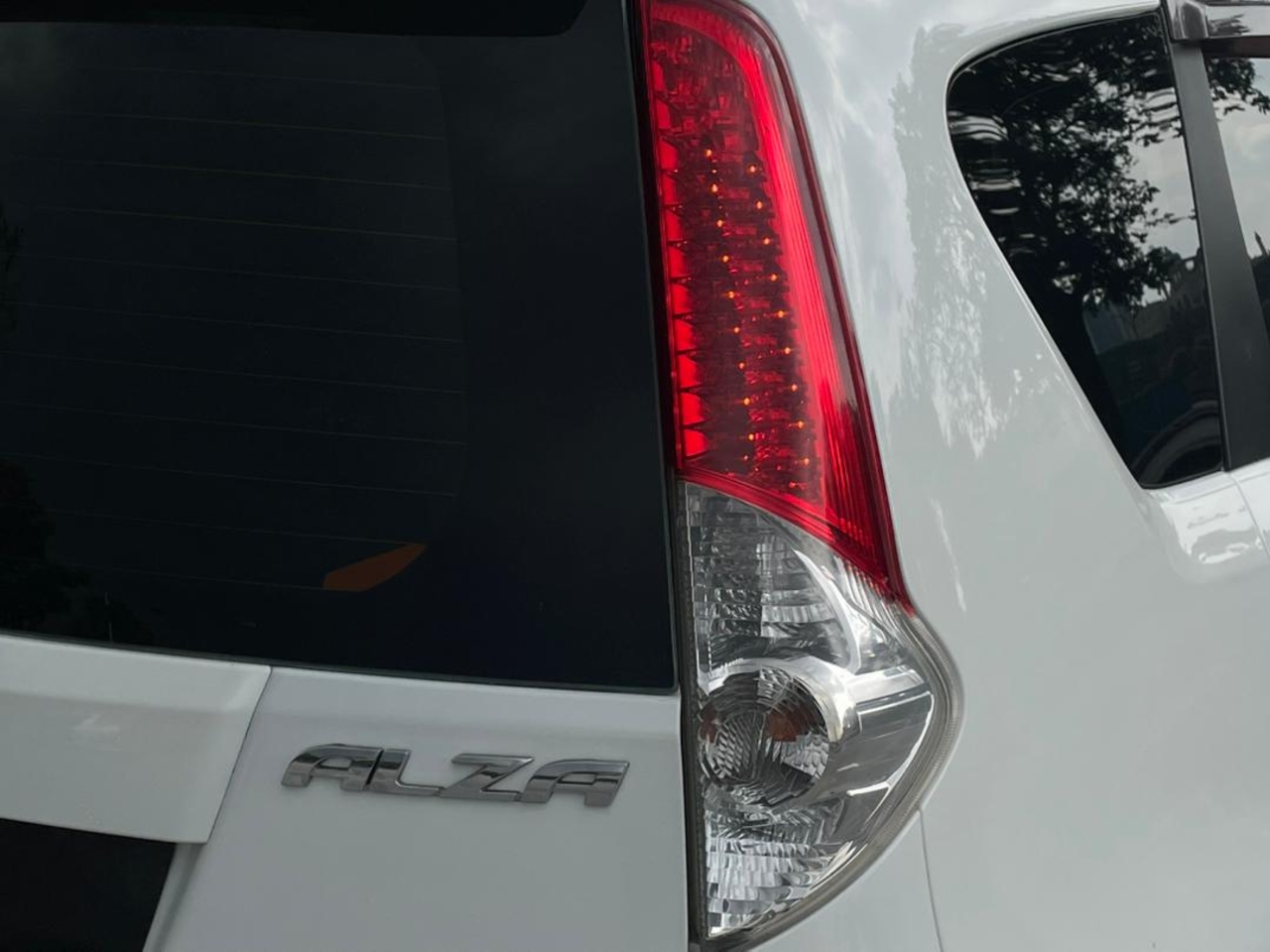 2013 PERODUA ALZA 1.5 EZ (A)