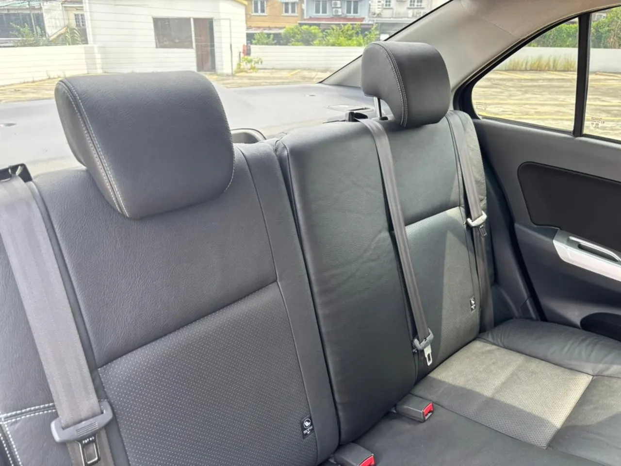 2017 PERODUA BEZZA 1.3 AV (A)