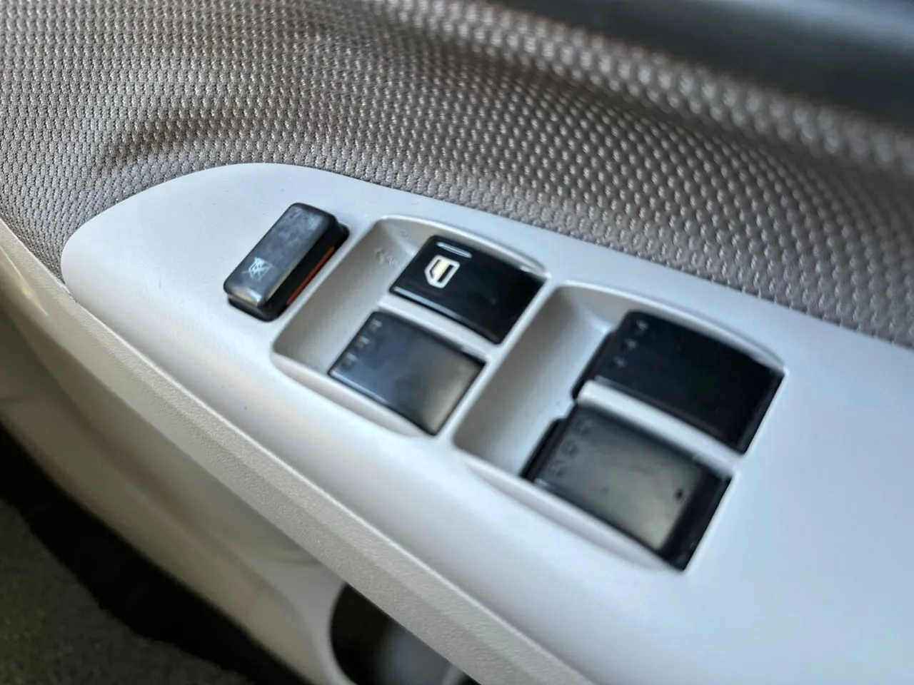 2014 PERODUA ALZA EZ 1.5 (A)