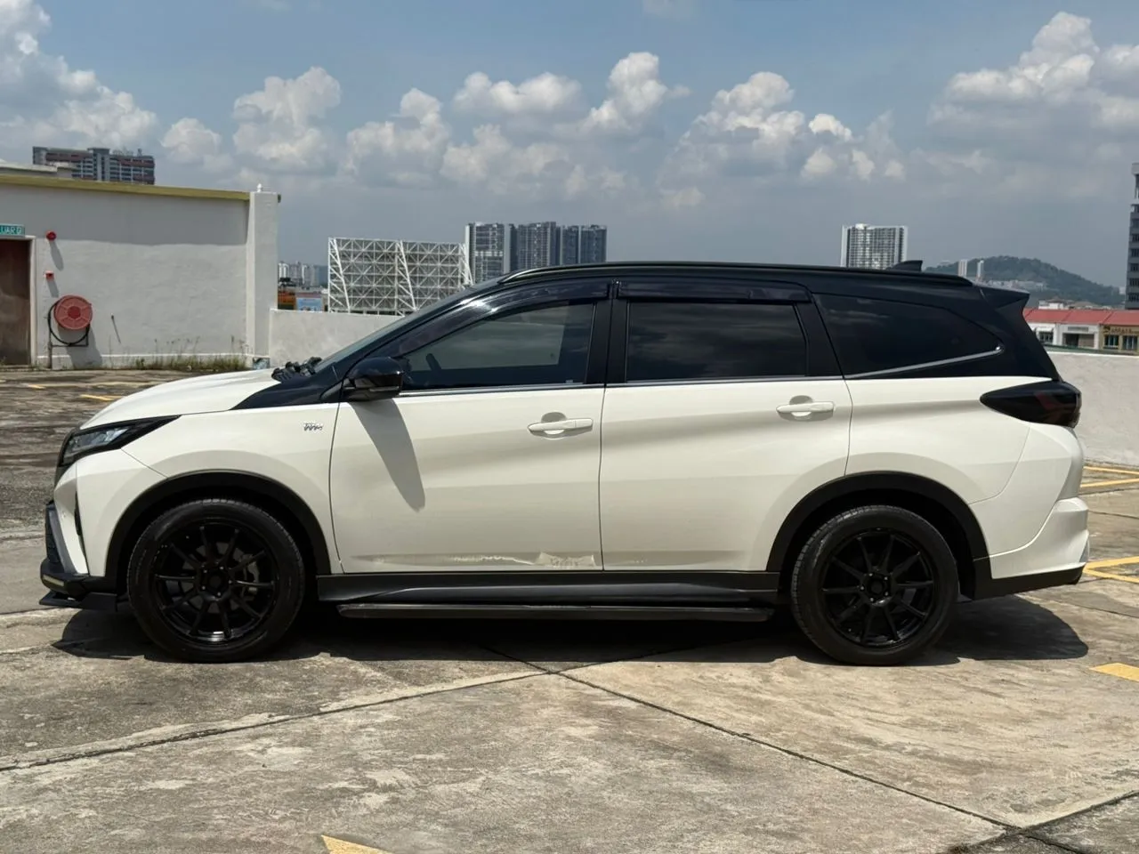 2020 PERODUA ARUS 1.5X AT
