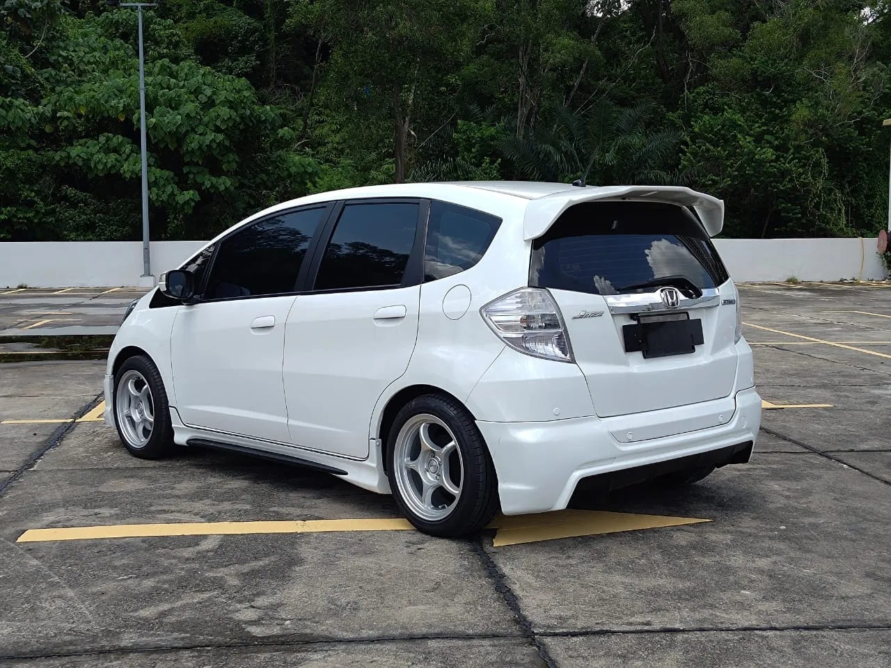 2013 HONDA JAZZ 1.5L HYBRID (A)