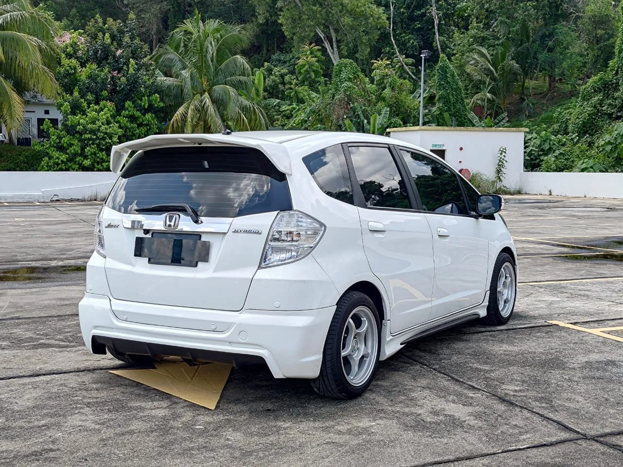 2013 HONDA JAZZ 1.5L HYBRID (A)