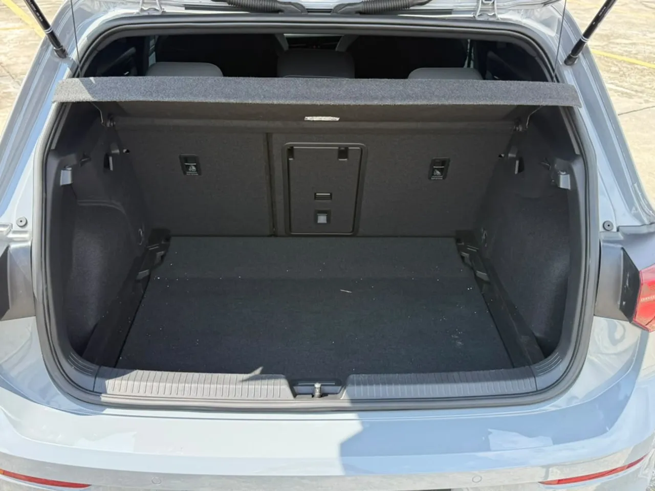 2022 VOLKSWAGEN GOLF TSI R-LINE 1.4 (A)