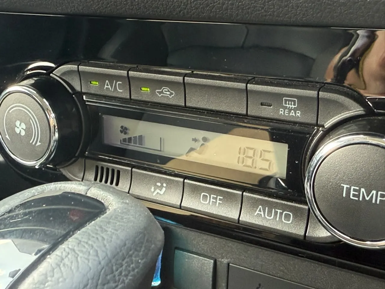 2023 TOYOTA VIOS 1.5 G (A)