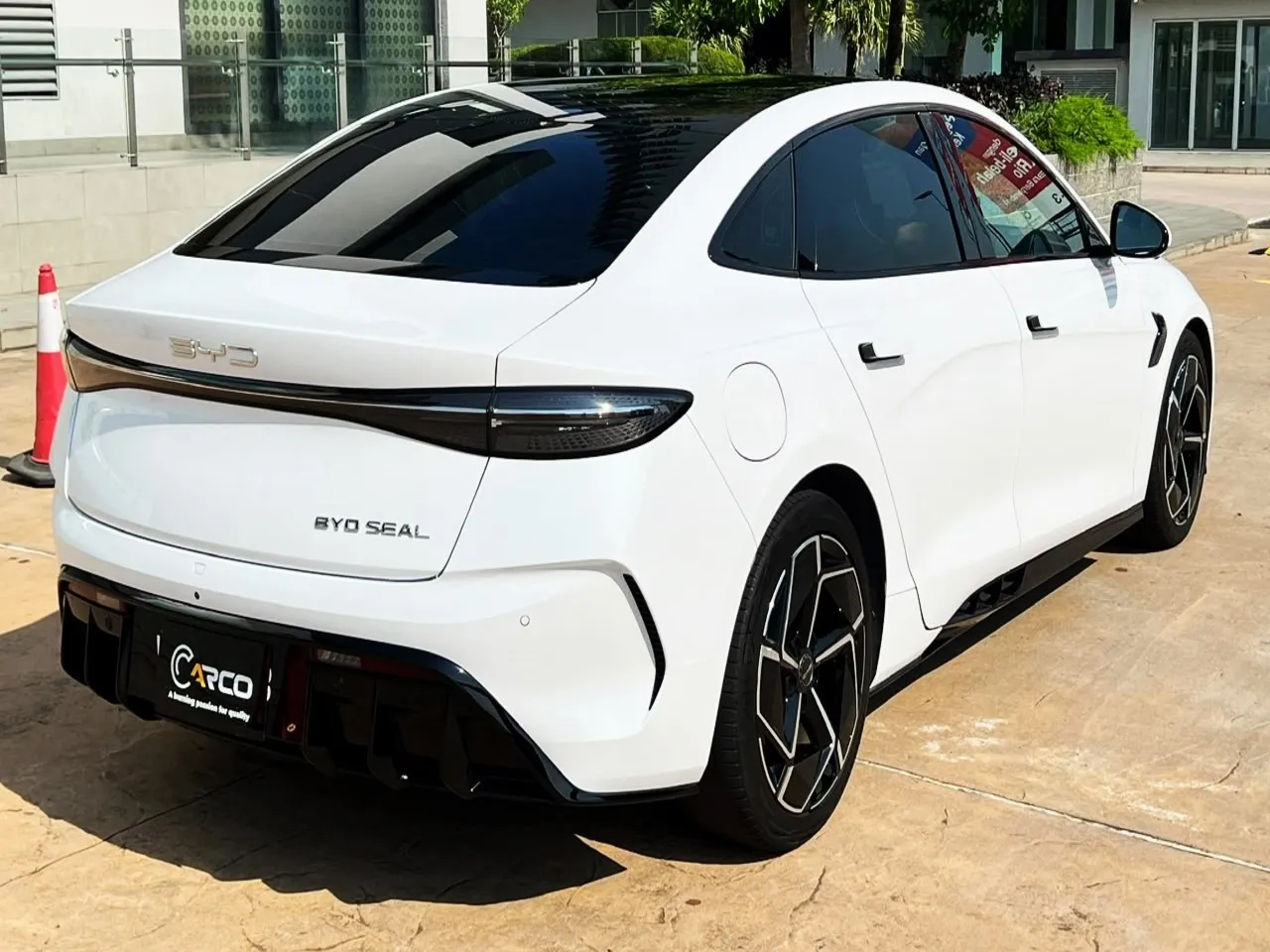 2024 BYD SEAL PREMIUM