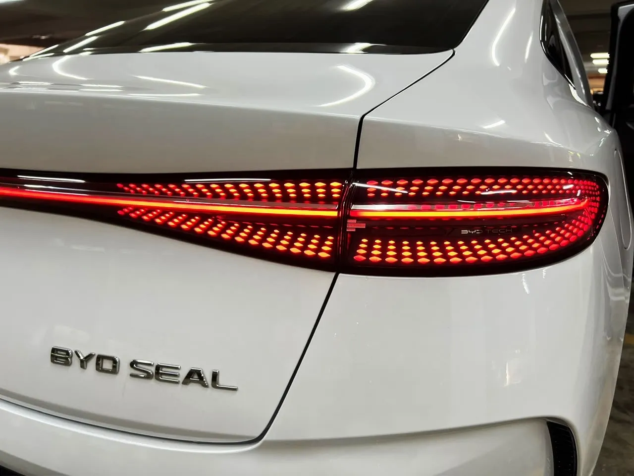 2024 BYD SEAL PREMIUM