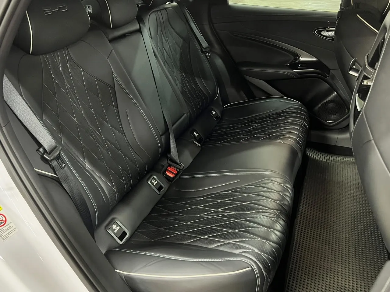 2024 BYD SEAL PREMIUM