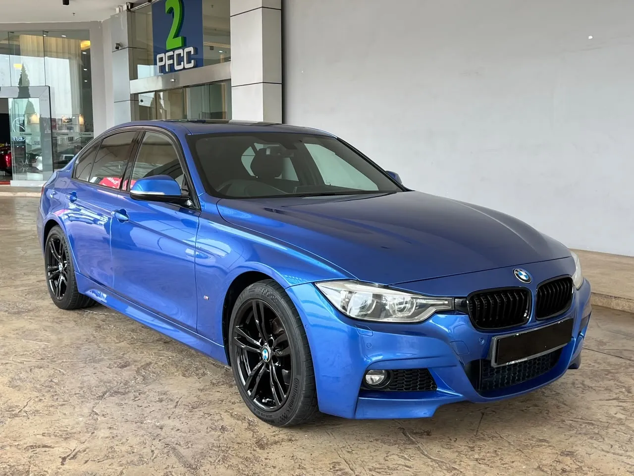 2019 BMW 330E