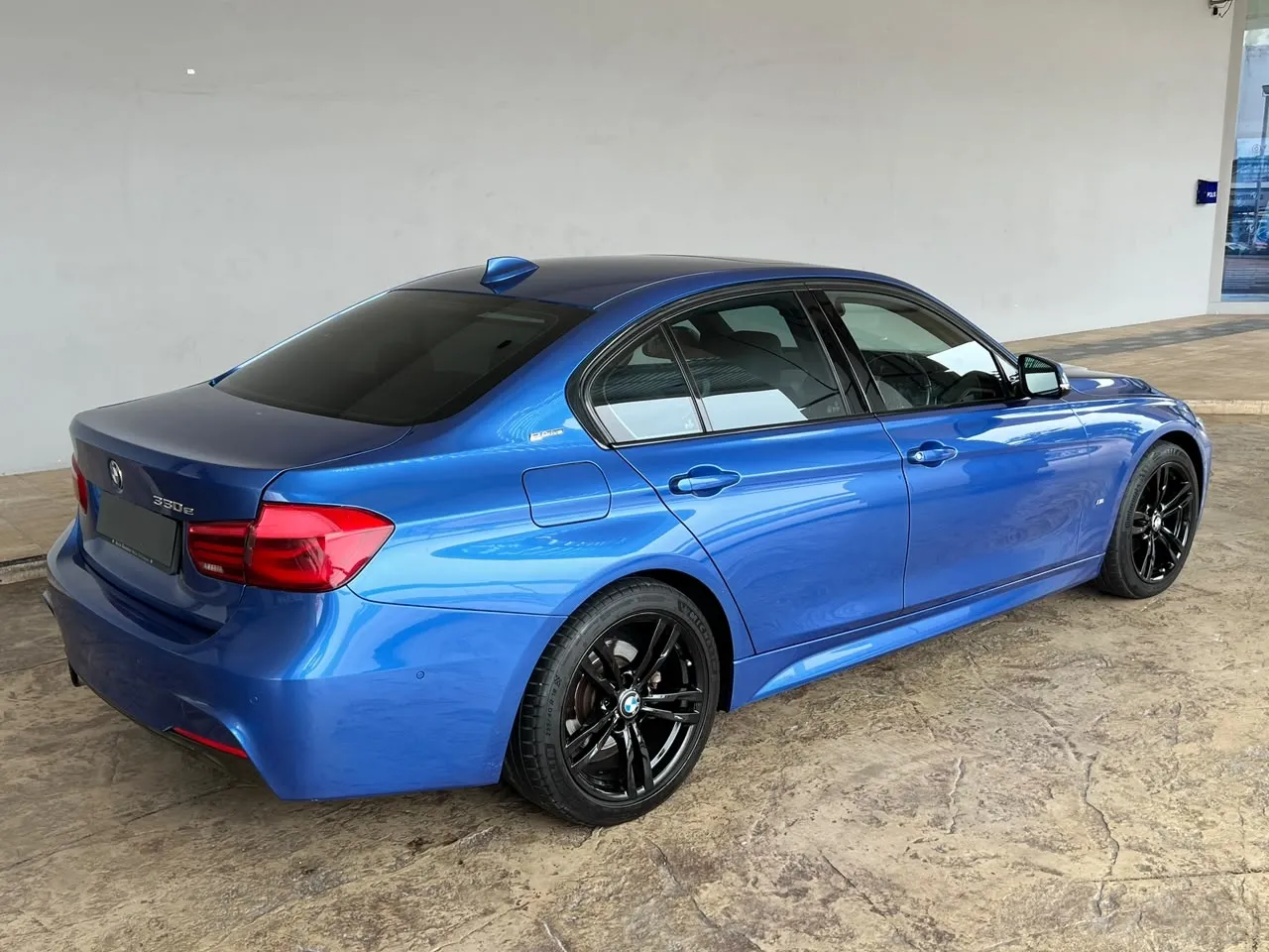 2019 BMW 330E