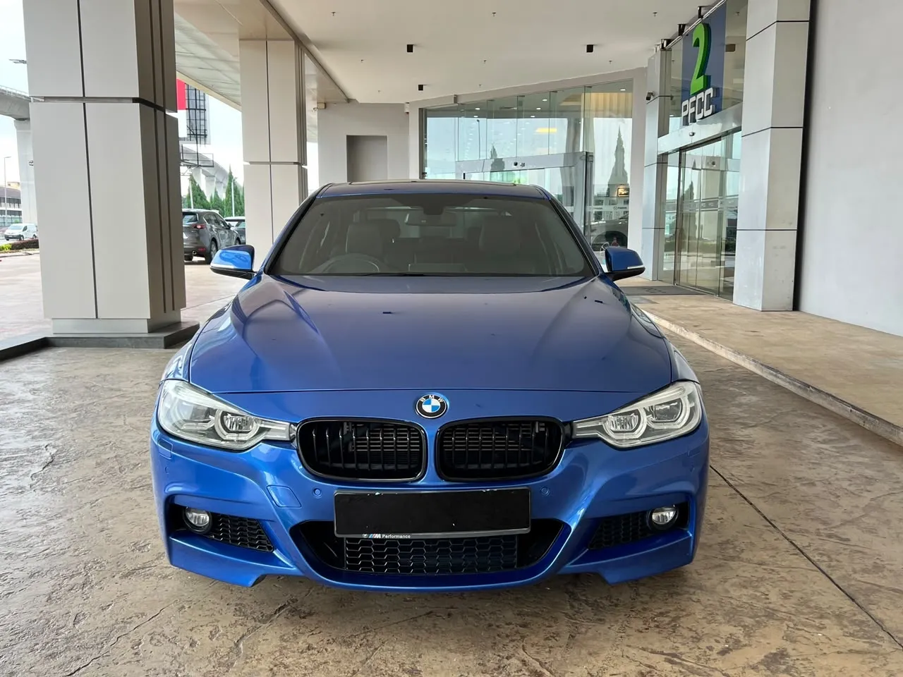 2019 BMW 330E
