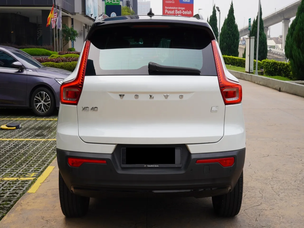 2021 VOLVO XC40 RECHARGE T5 R-DESIGN