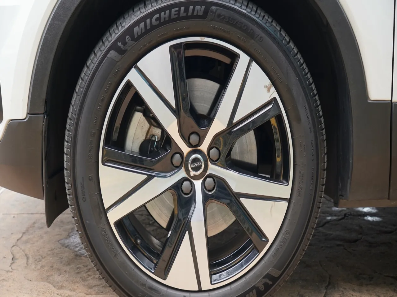2021 VOLVO XC40 RECHARGE T5 R-DESIGN