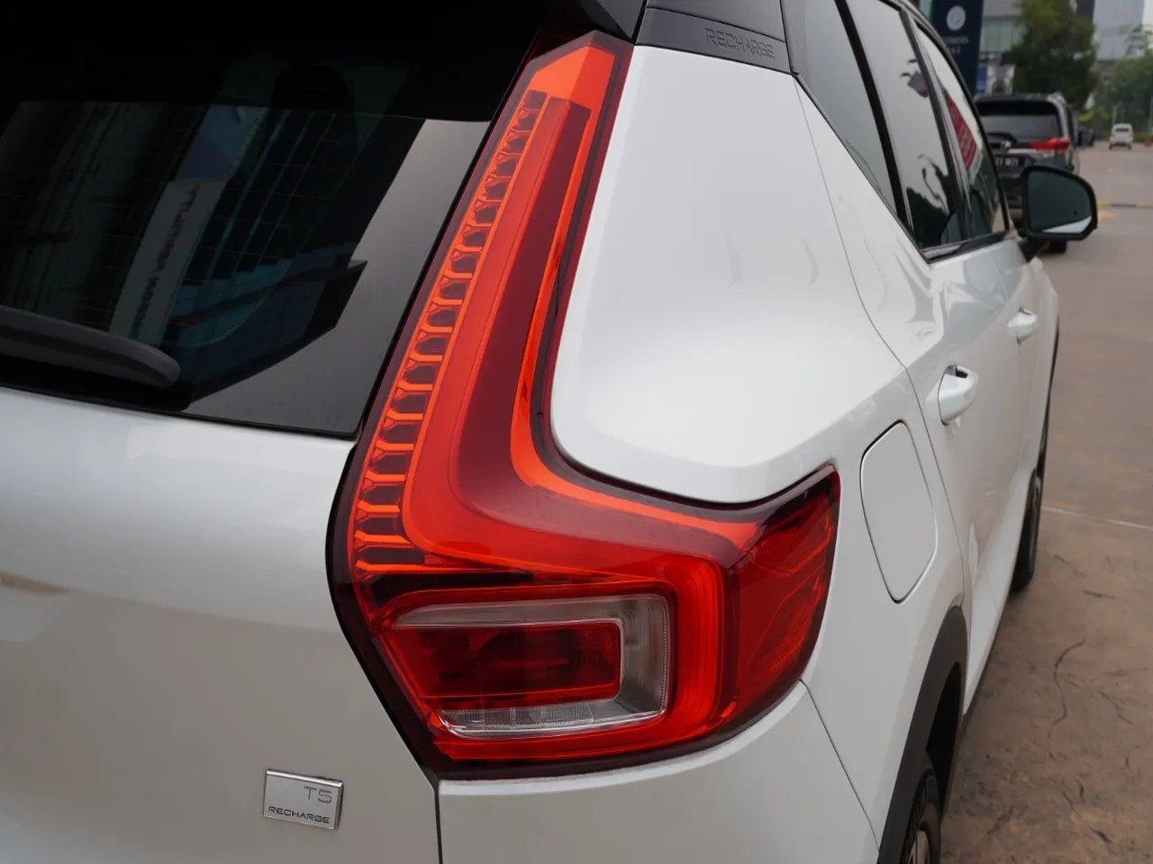2021 VOLVO XC40 RECHARGE T5 R-DESIGN
