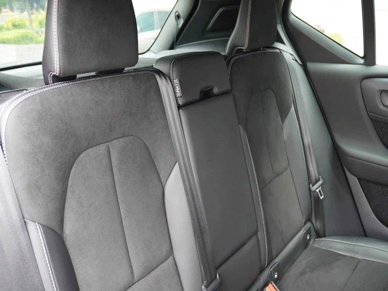 2021 VOLVO XC40 RECHARGE T5 R-DESIGN