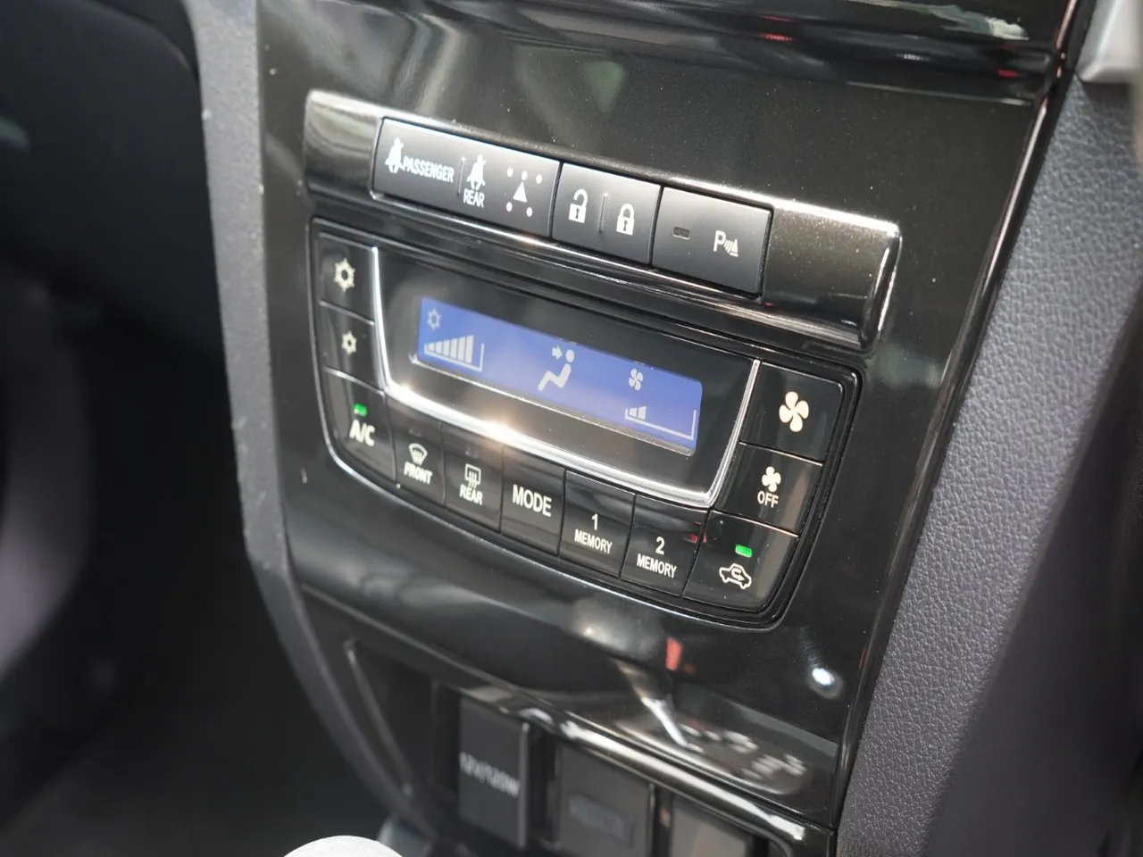 2019 PERODUA ARUZ AV 1.5
