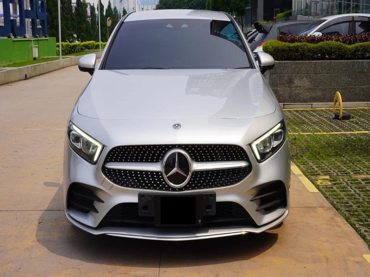 2019 MERCEDES BENZ A180 5BA-177084