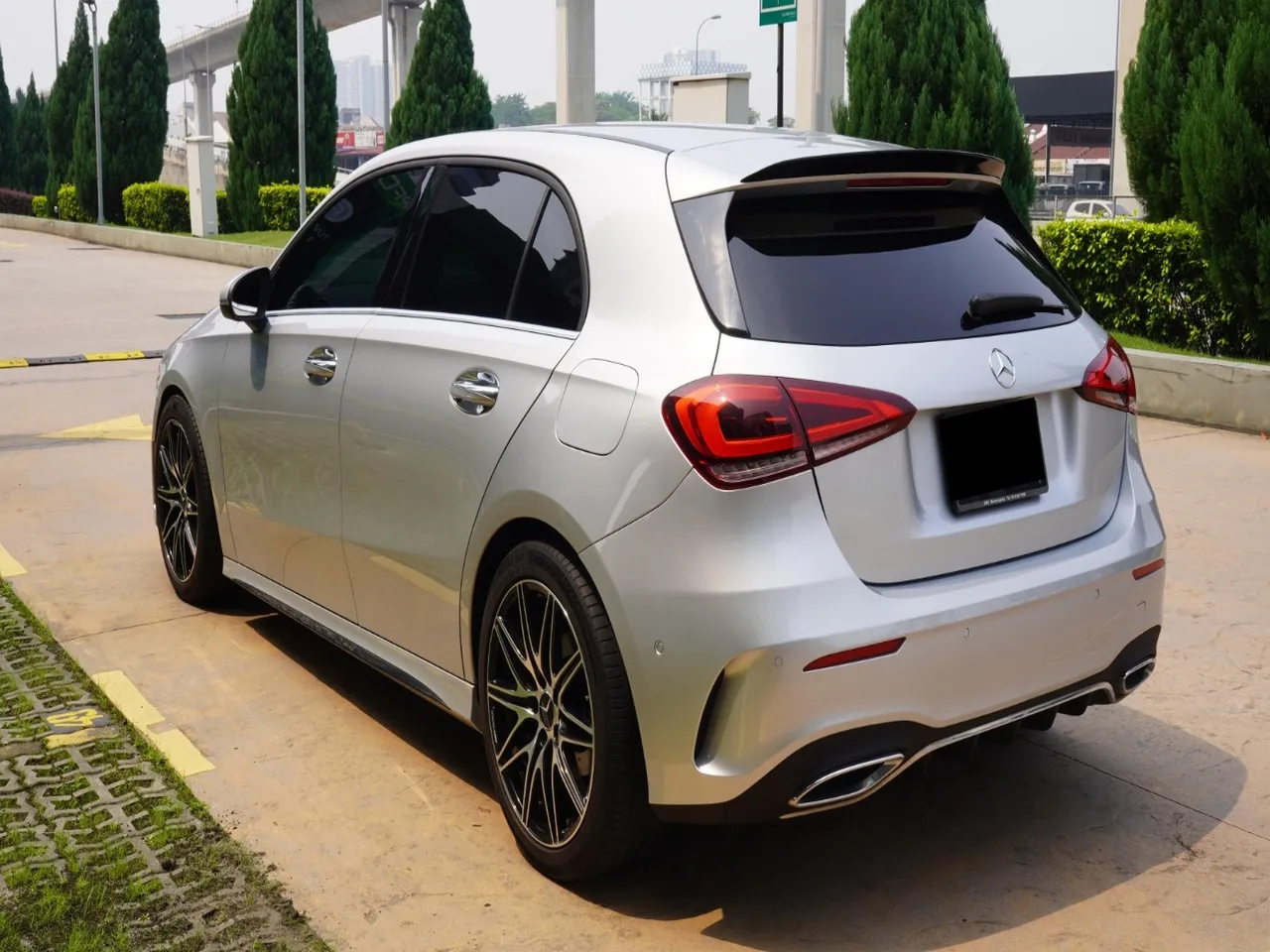2019 MERCEDES BENZ A180 5BA-177084