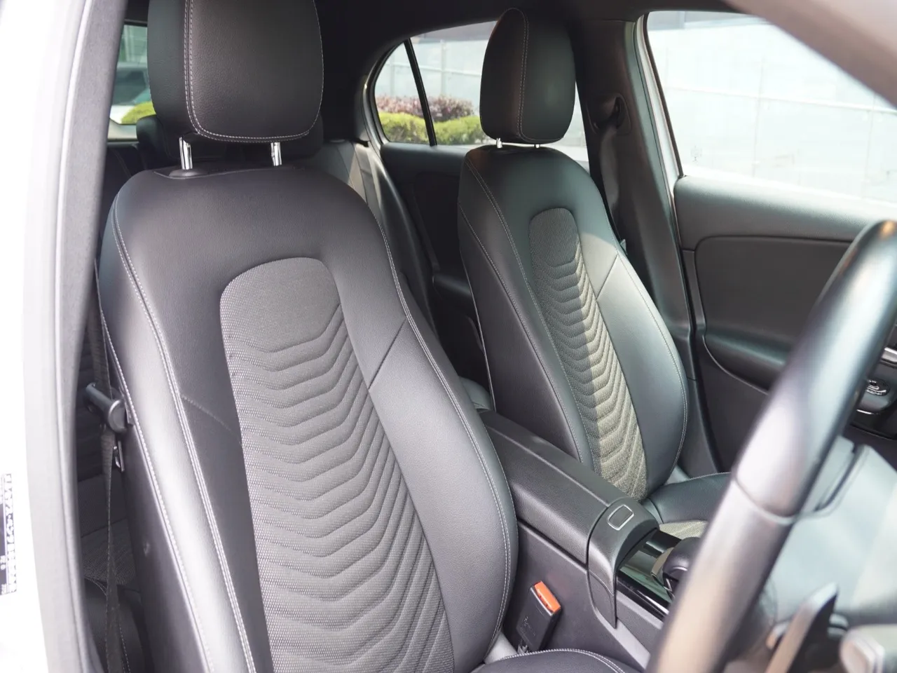 2019 MERCEDES BENZ A180 5BA-177084